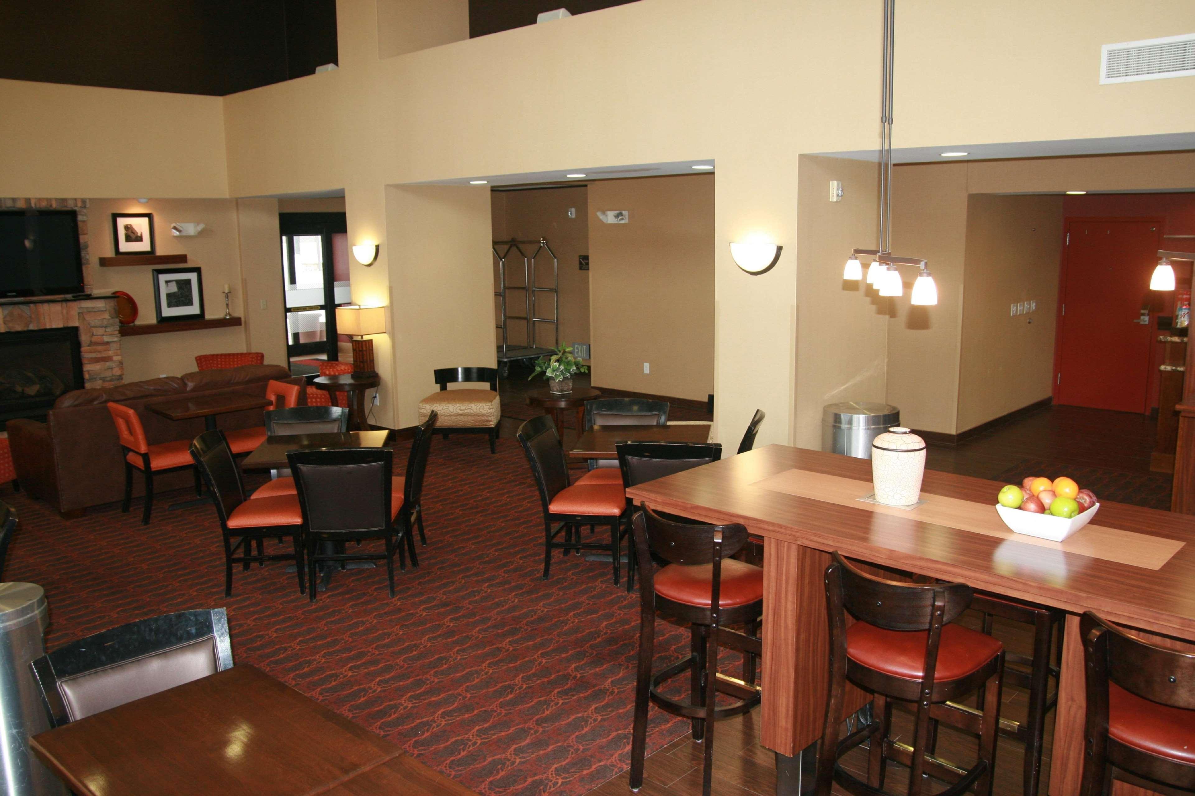 Hampton Inn & Suites Aberdeen Extérieur photo