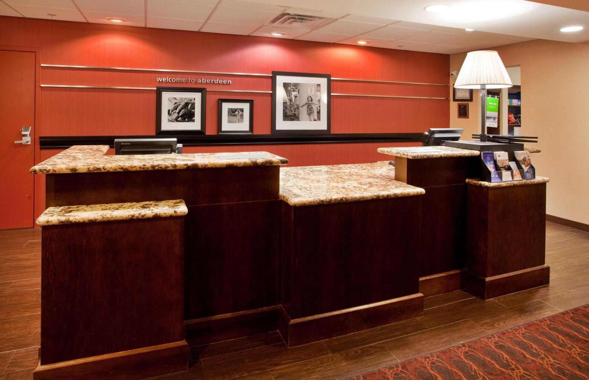 Hampton Inn & Suites Aberdeen Extérieur photo